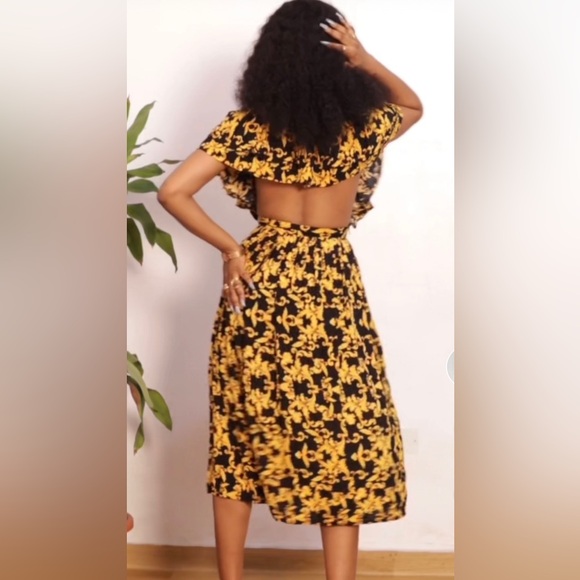 PrettyLittleThing black chain pleated open back midi dress - Picture 2 of 6